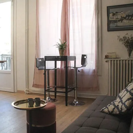 New Apt Near The Champ De Mars