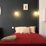 New Apt Near The Champ De Mars